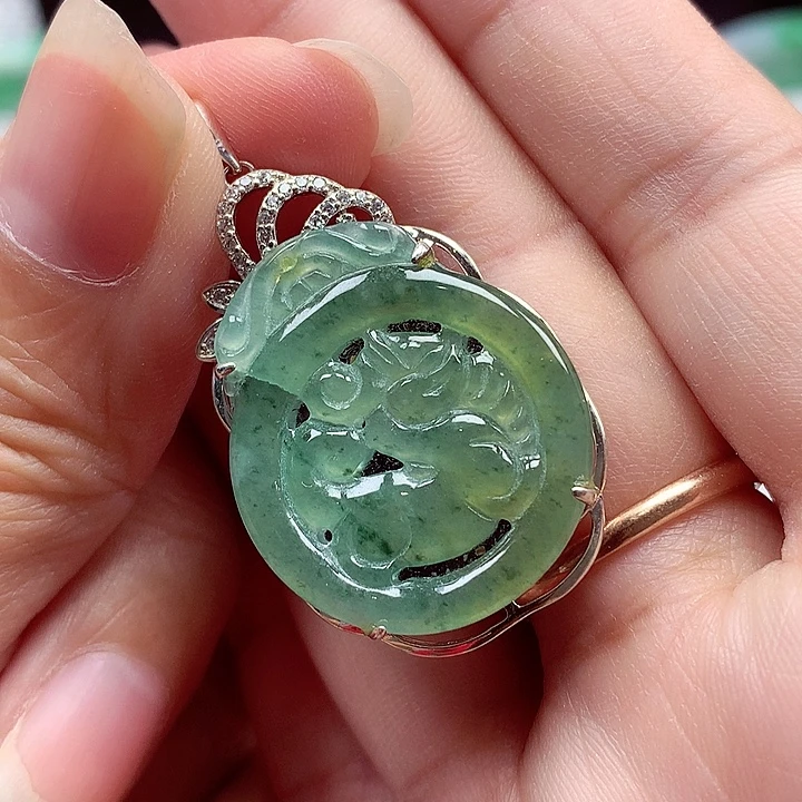 翡翠未镶嵌颈饰翡翠