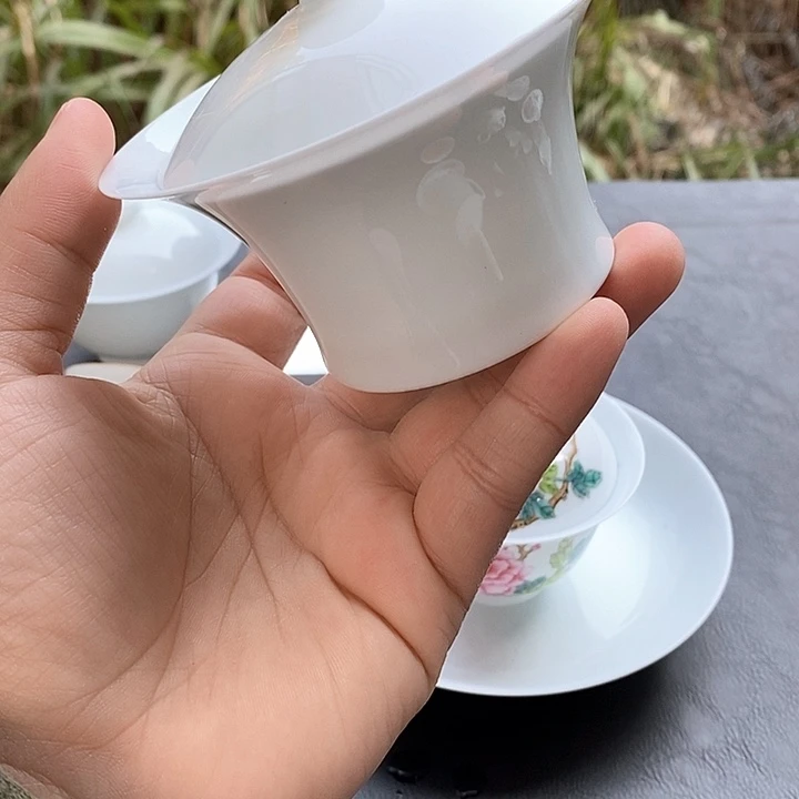 L****e景德镇瓷器艺术品