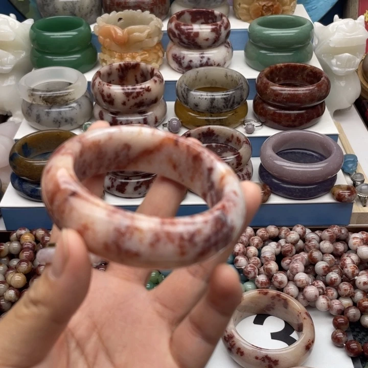 石英质玉（佘太翠）未镶嵌手镯