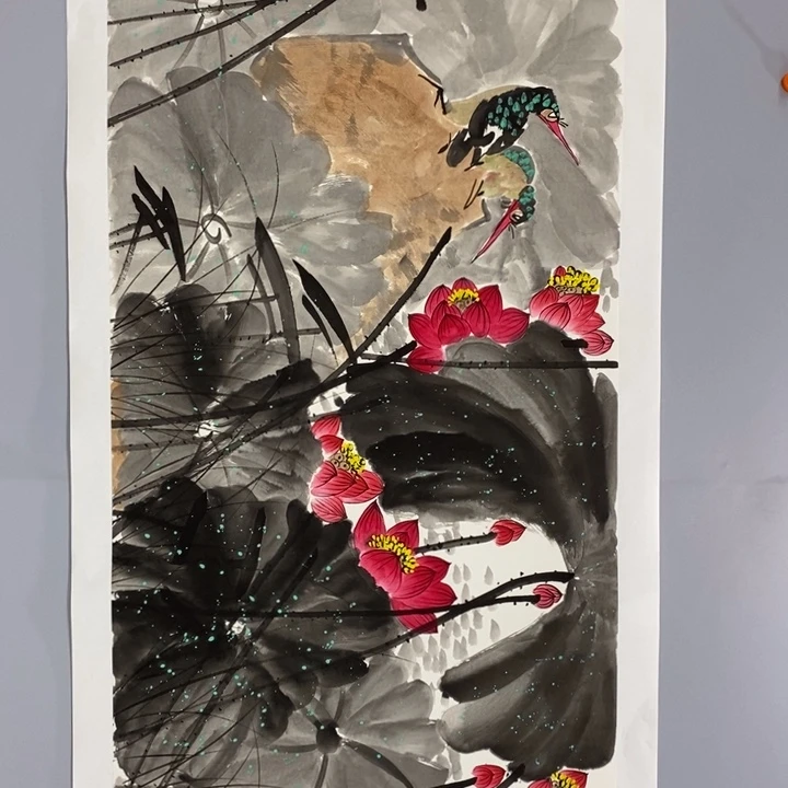 手绘作品等多种形式进行