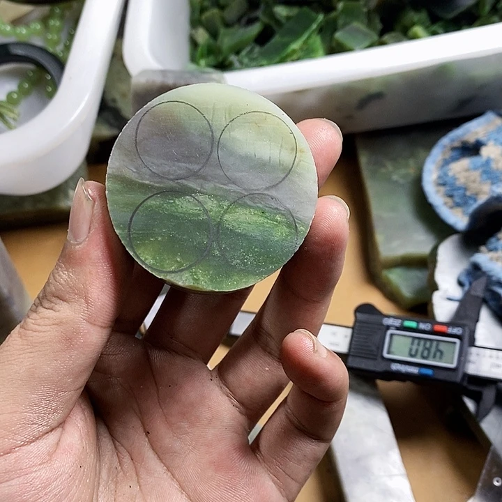 ****神和田玉（糖玉）未镶嵌珠宝半成品