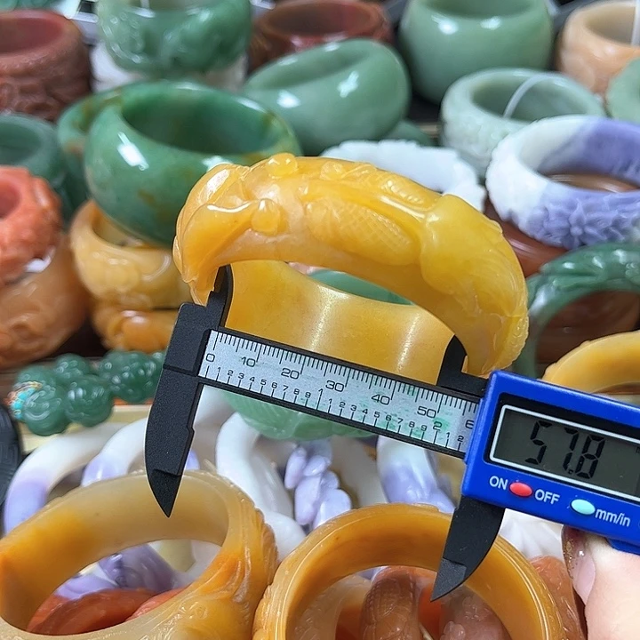 石英质玉手镯未镶嵌小*