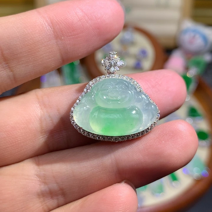 翡翠18K金镶嵌颈饰肚里藏金佛公