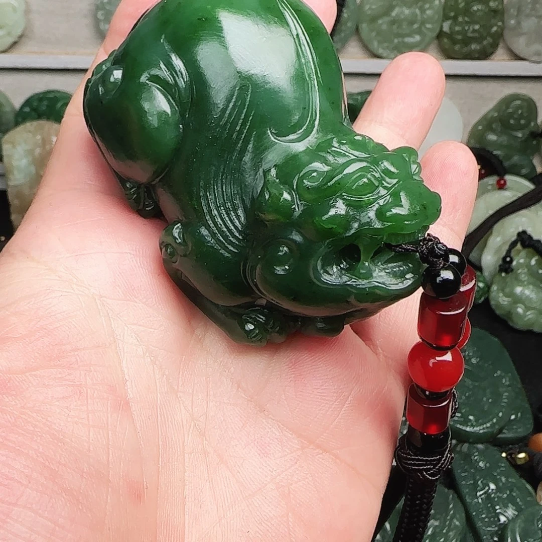 天***地和田玉未镶嵌颈饰