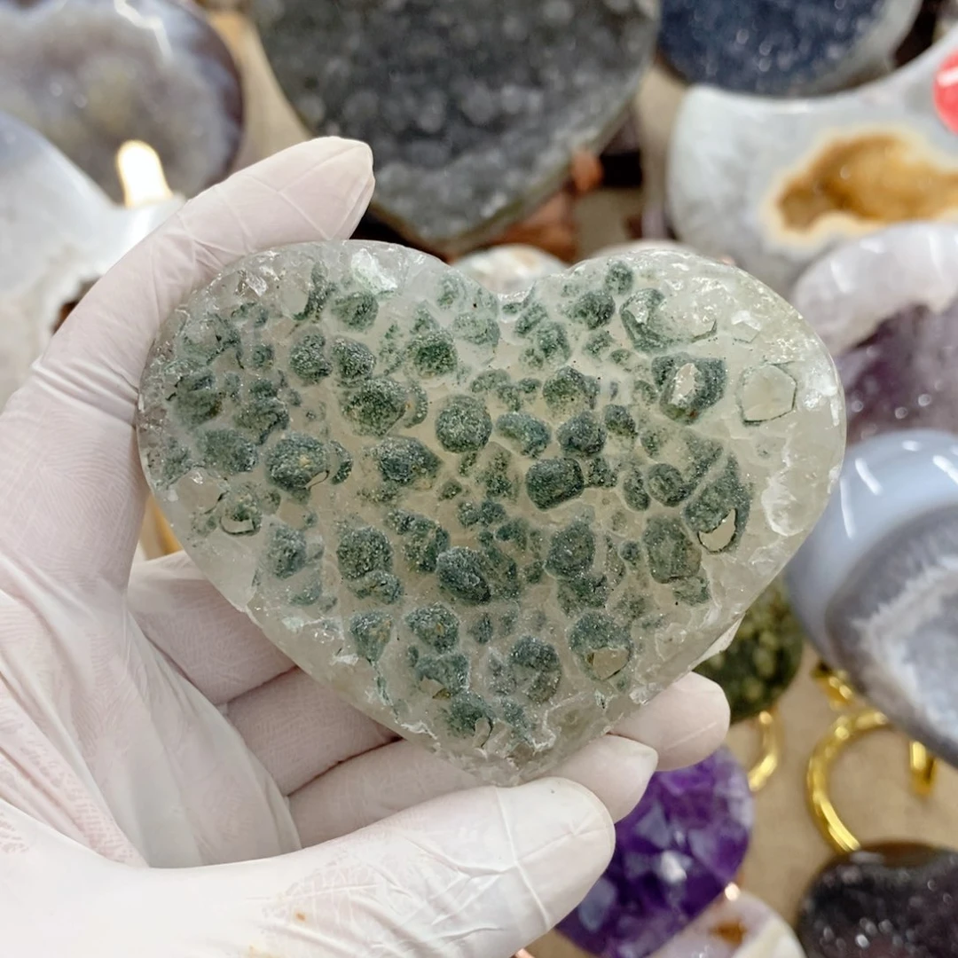 水晶天然水晶爱心未镶嵌