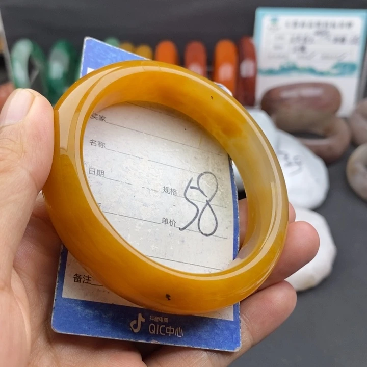 未镶嵌手镯石英质玉