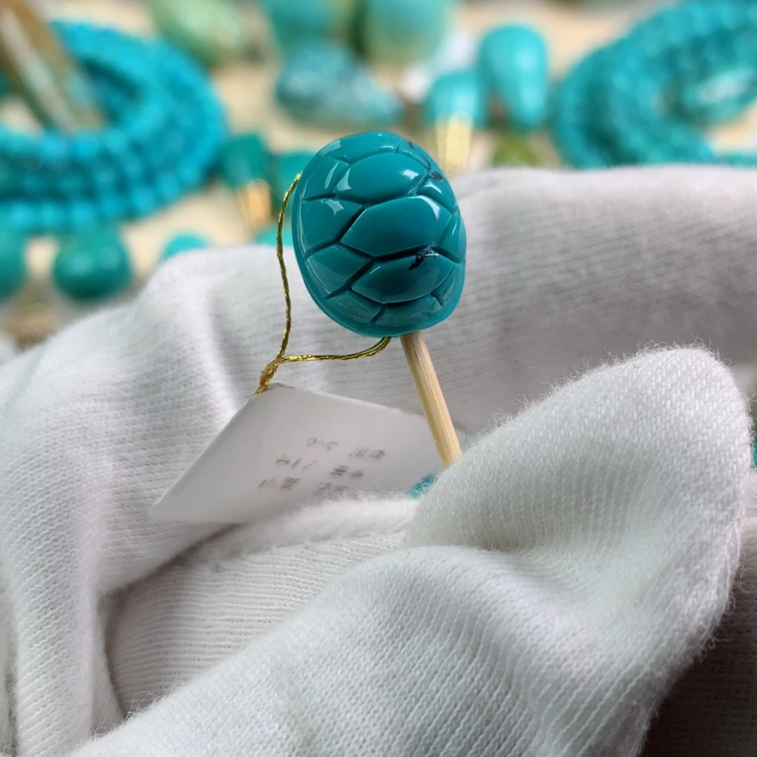 绿松石颈饰未镶嵌W**l