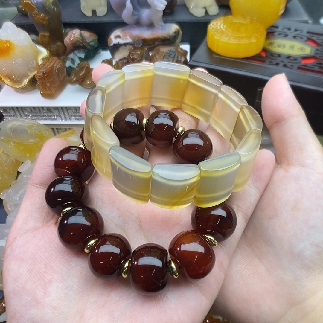 关***衣未镶嵌颈饰玛瑙/玉髓