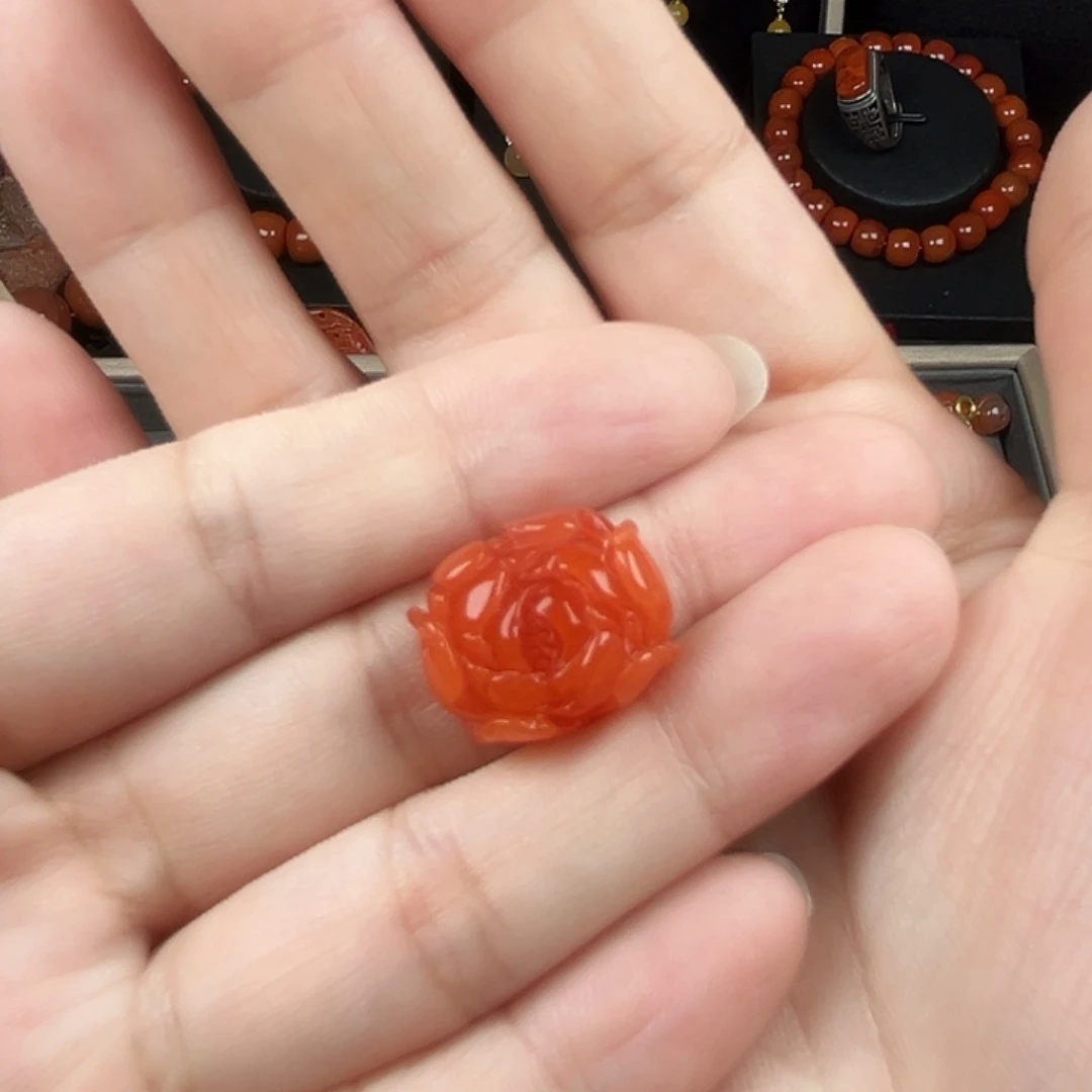 南红玛瑙未镶嵌珠宝奇石永***尘牡丹花