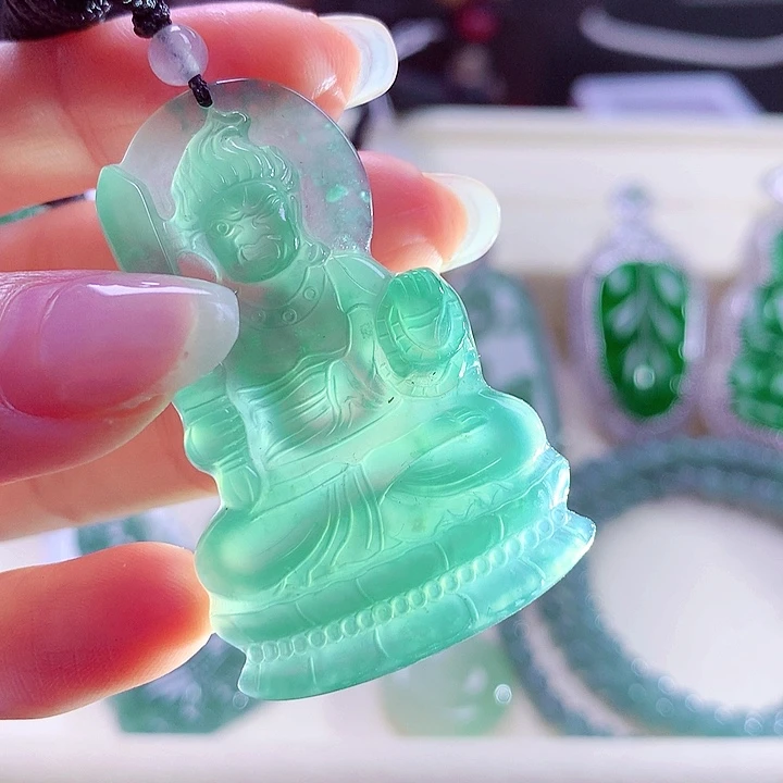 翡翠颈饰未镶嵌天然