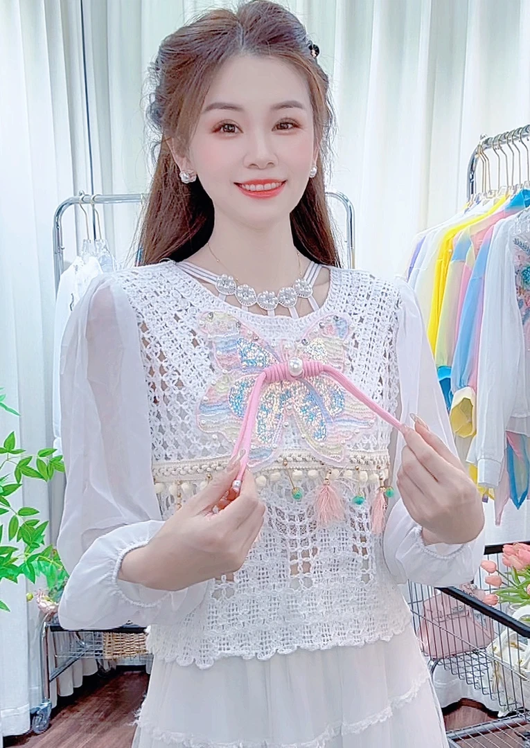 5647#粉蝴蝶立体拼接蝴蝶镂空上衣