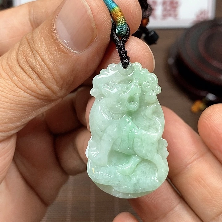 颈饰未镶嵌翡翠天然翡翠玉A货配证书