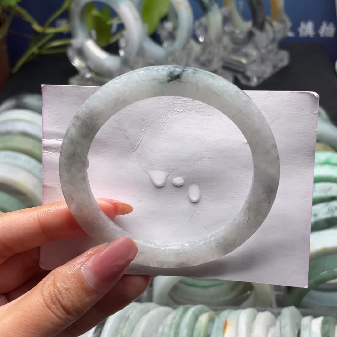 定制翡翠未镶嵌翡翠手镯