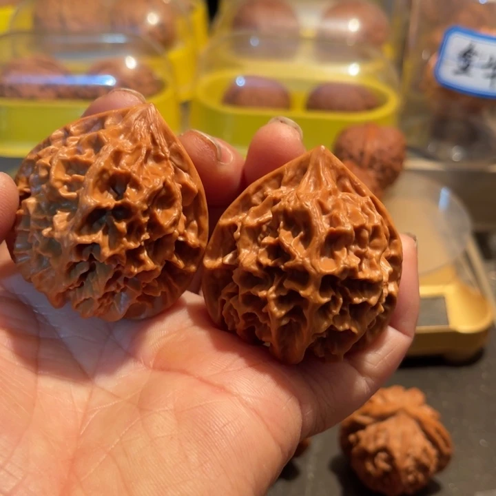 文玩核桃把件龙鳞45