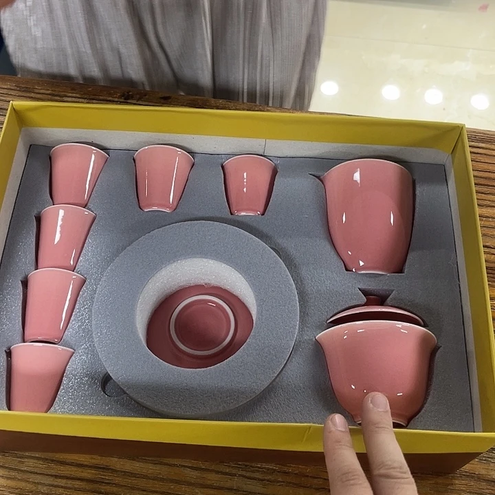孤品茶具套装等。