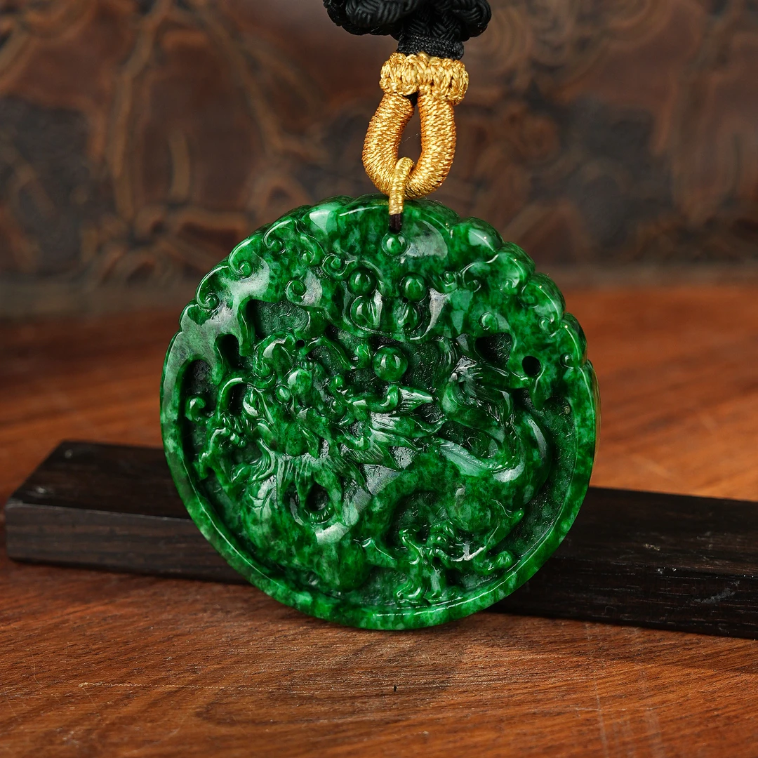 R*翡翠雕刻龙圆牌项链@CMP021130164@