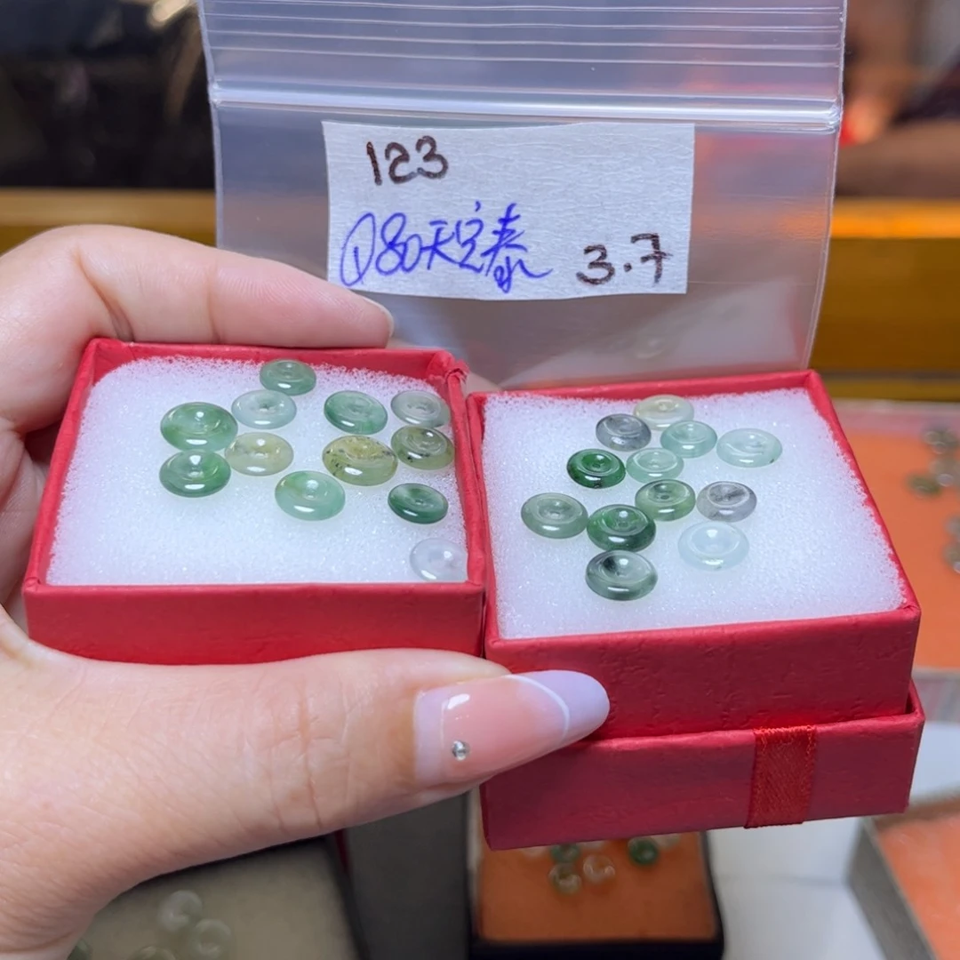 定制翡翠未镶嵌天**蓝不