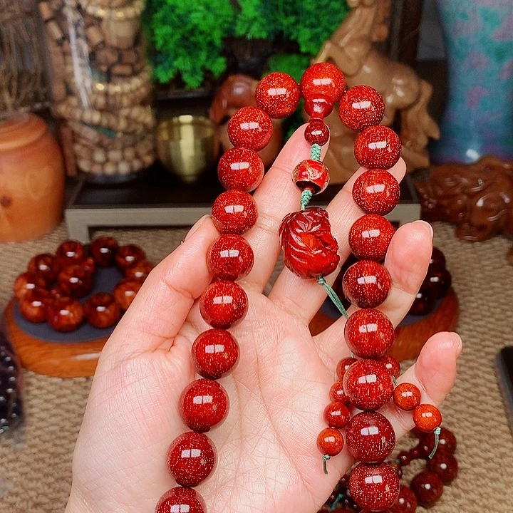 檀香紫檀（小叶紫檀）桃1.5红手持