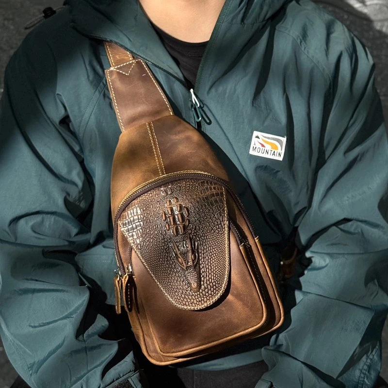 慢时光个性鳄鱼纹疯马皮男包斜挎头层牛皮复古斜跨单肩包真皮胸包