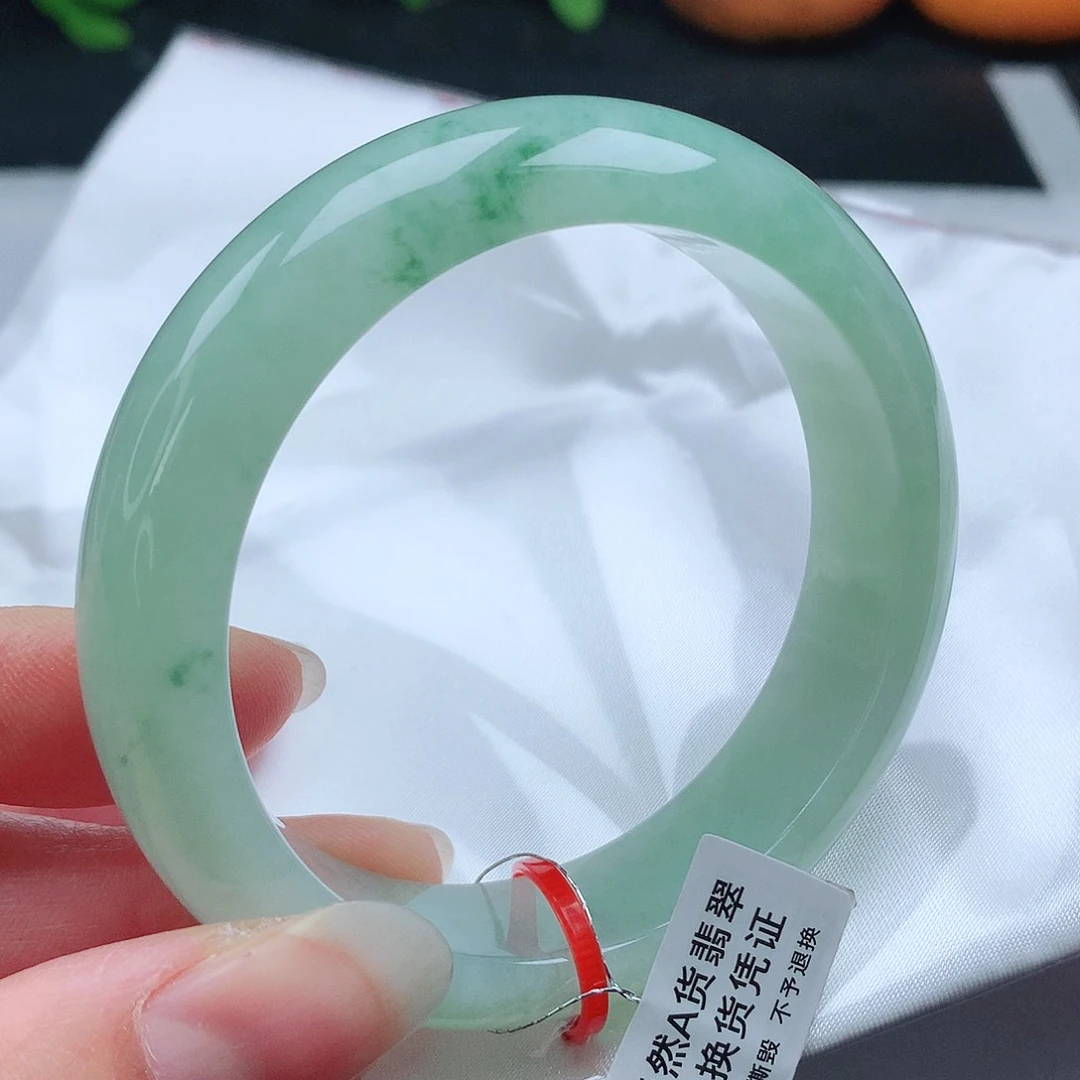 翡翠手镯未镶嵌55+圈