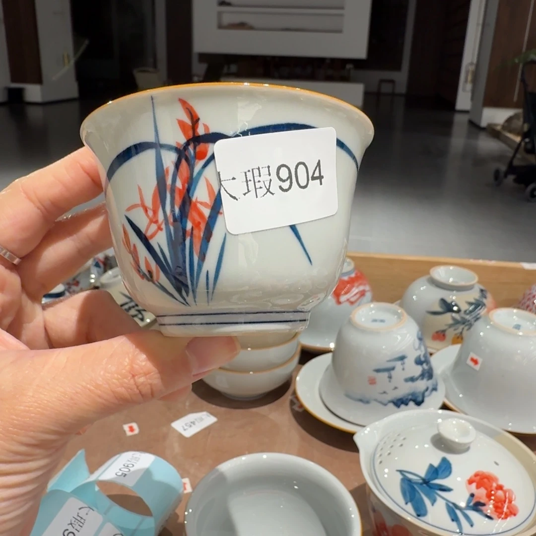 釉下手绘茶具微瑕