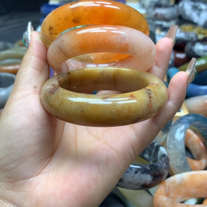 未镶嵌手镯石英质玉