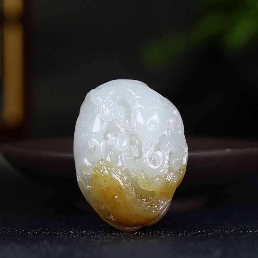 1118172和田玉糖白玉年年有余挂件