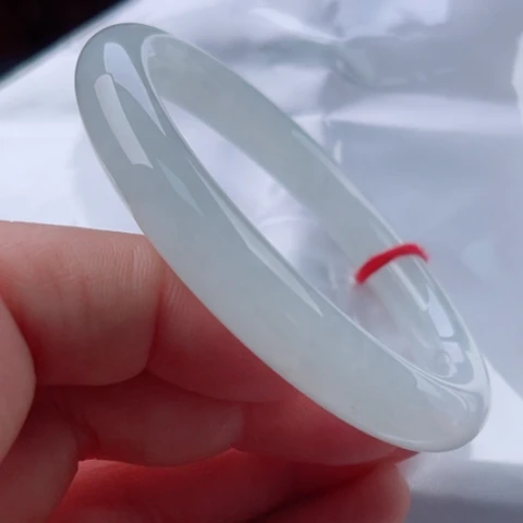翡翠手镯未镶嵌圆57有微细纹