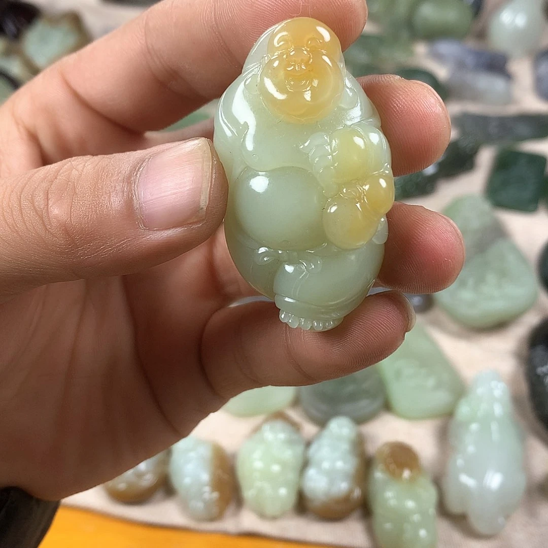 颈饰未镶嵌和田玉