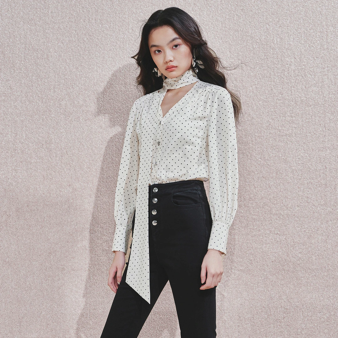 MAXRIENY精致浪漫感系带挂脖上衣温柔风24新款衬衫时尚衬衣女