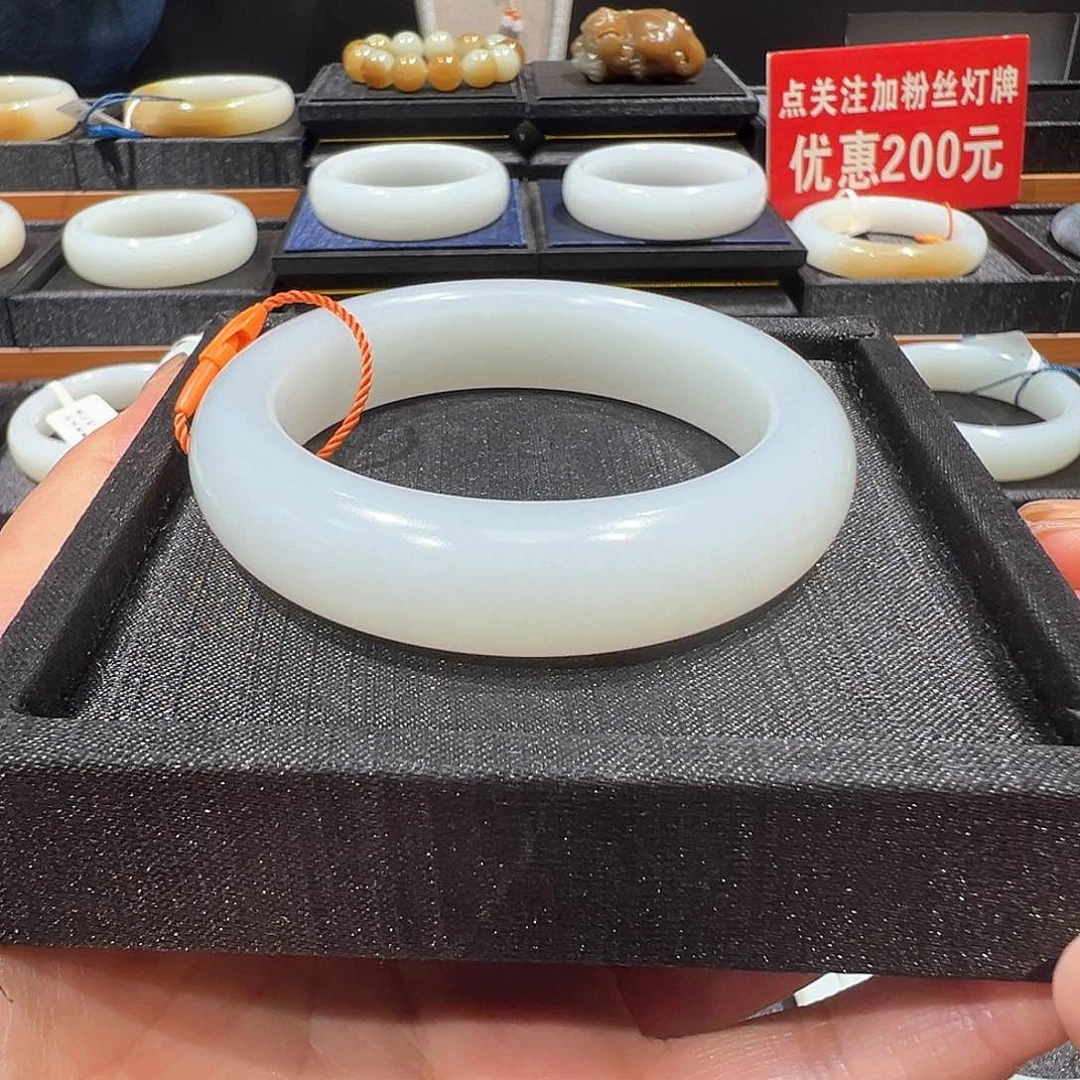 s***t和田玉手镯未镶嵌