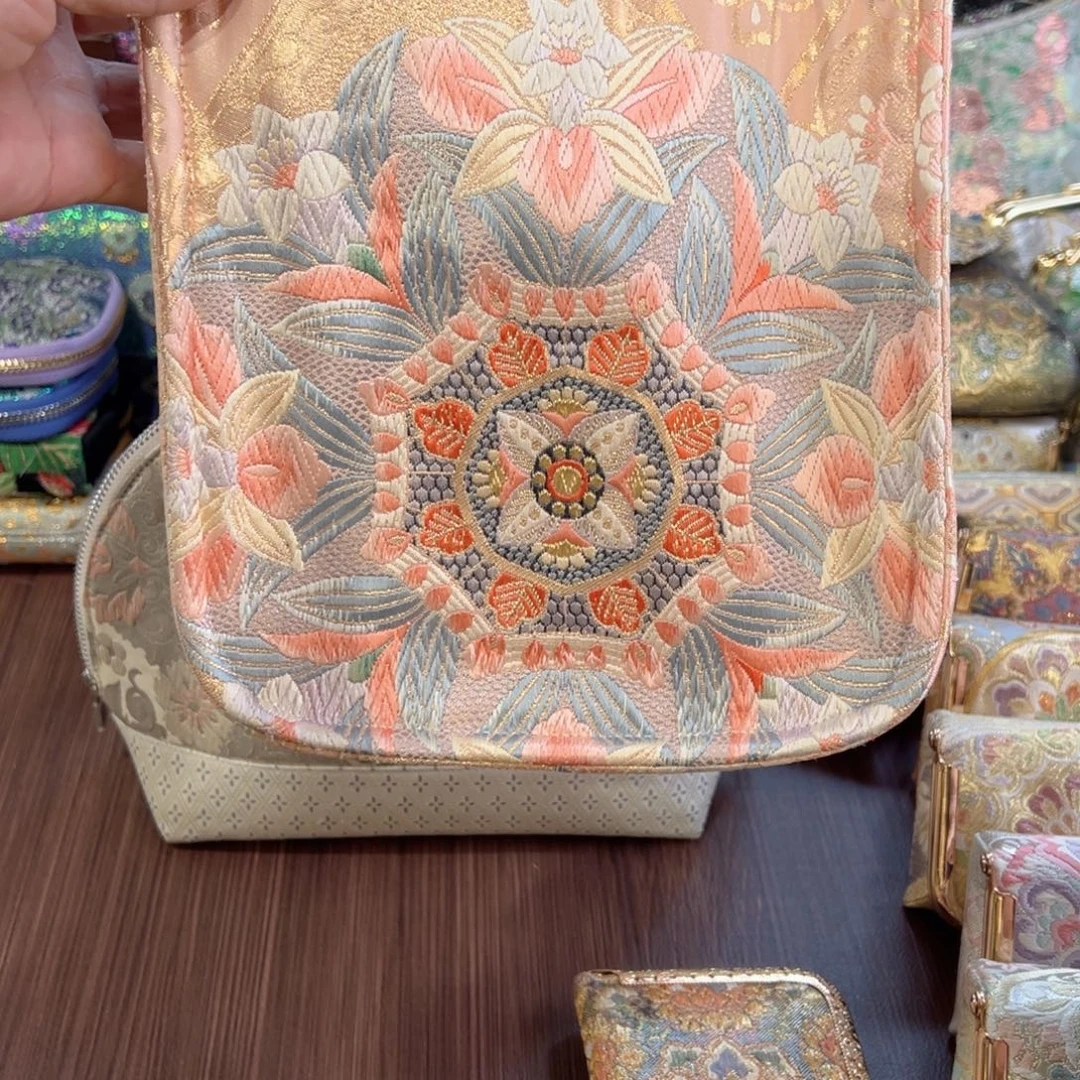 雾***朦蚕丝福利伊芙琳不退换