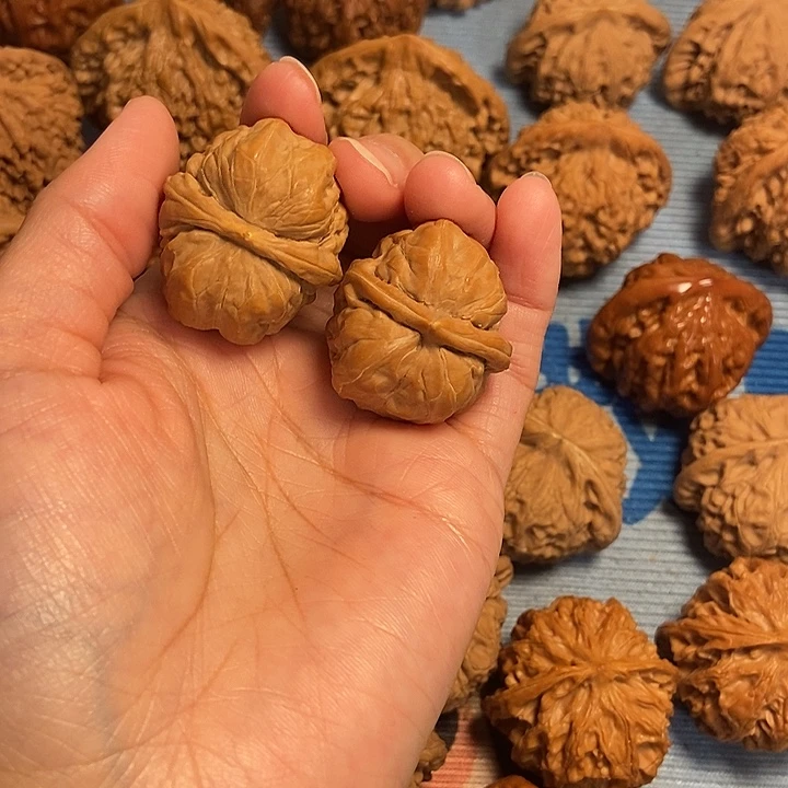 文玩核桃吊坠手捻蛤麻