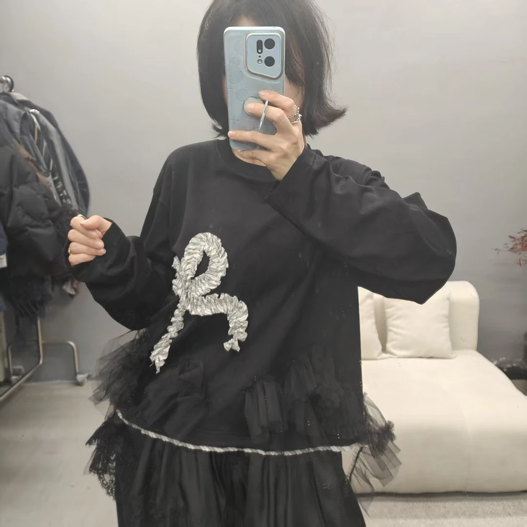 圆领刺绣长袖设计师女显瘦秋冬休闲卫衣短款蕾丝常规4742