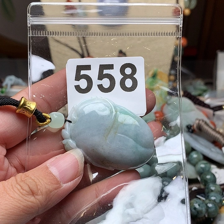 翡翠颈饰未镶嵌Y***?翡翠