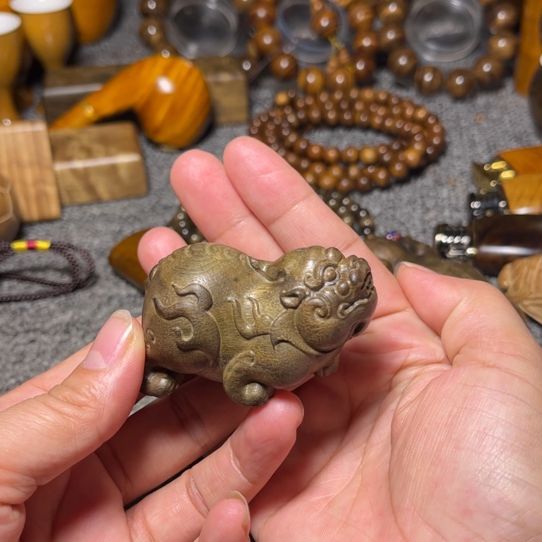 金丝楠阴沉貔貅手把