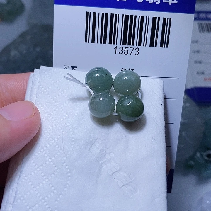 翡翠未镶嵌颈饰天光墟翡翠市场现金代购