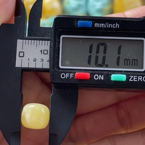 【闪购商品】未镶嵌琥珀裸石38杂