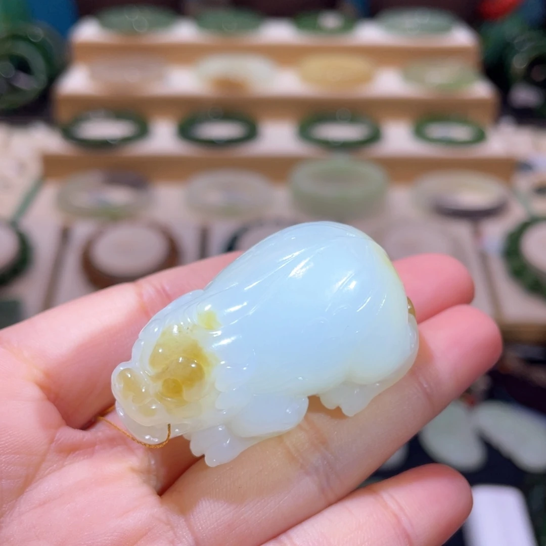 和田玉高品糖玉貔貅未镶嵌