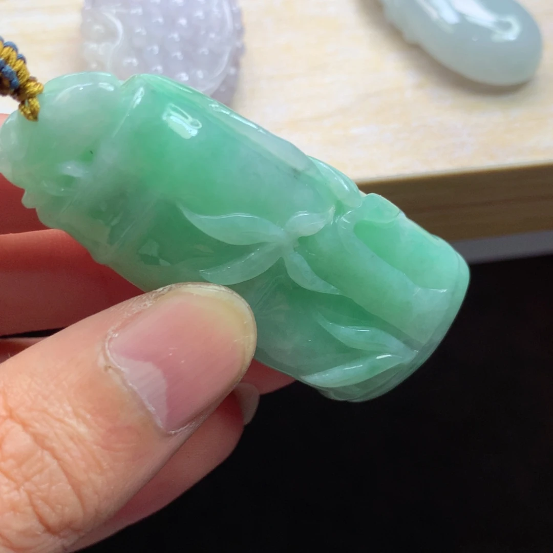 颈饰未镶嵌翡翠吊坠