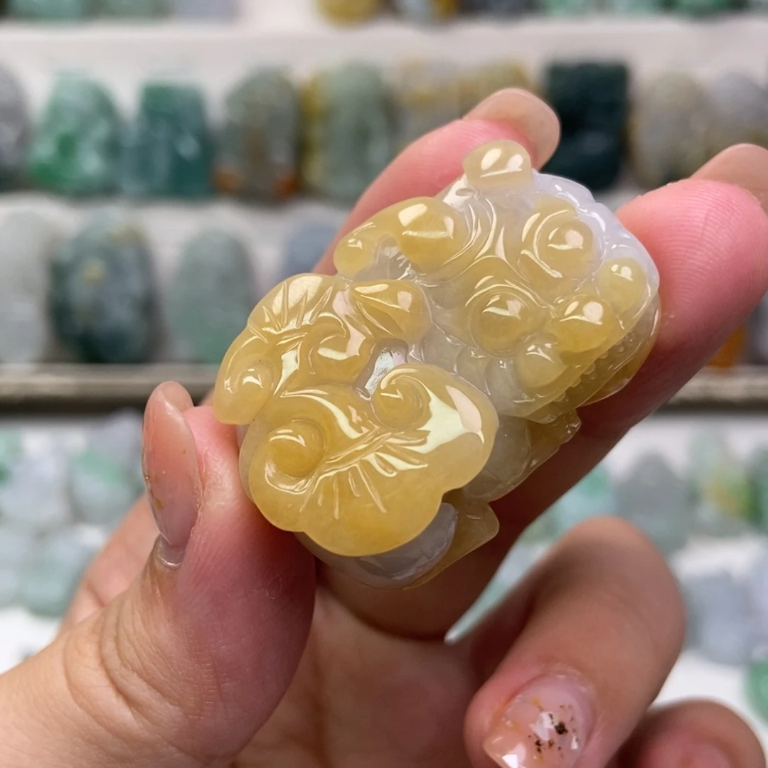 翡翠未镶嵌吊坠(赠链)