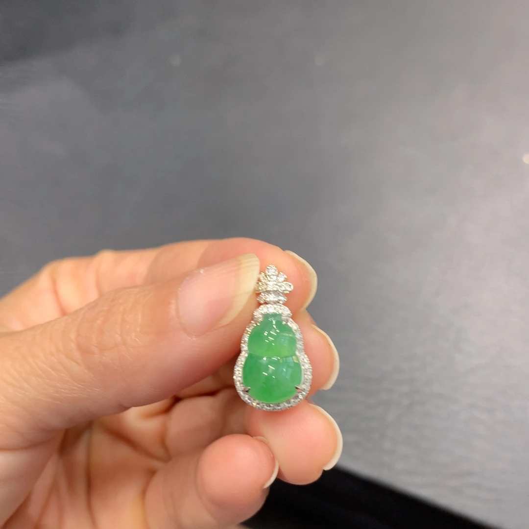 吊坠(不含链)18K金镶嵌翡翠