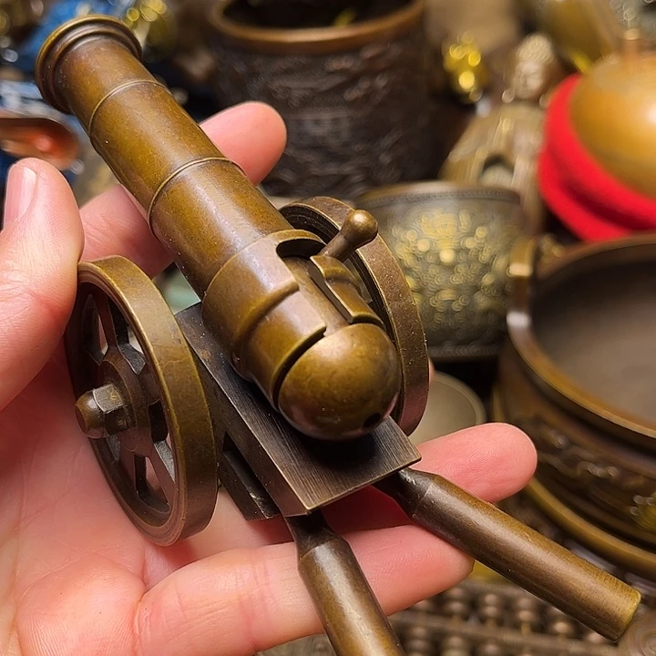 精美铜器批发档口