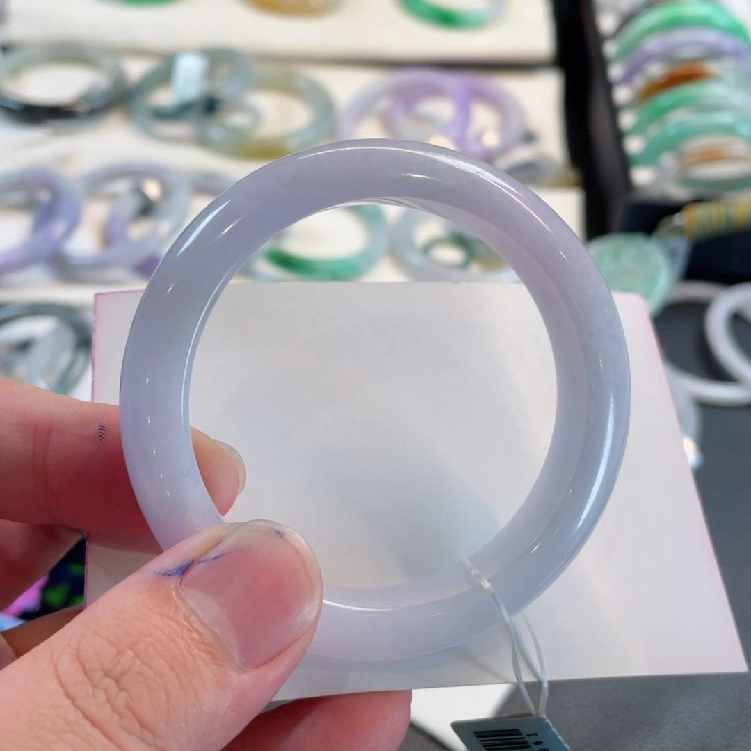 翡翠手镯未镶嵌54.5正圈 有纹