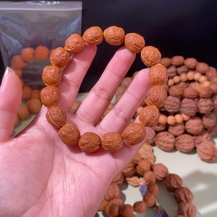 文玩核桃手串……35