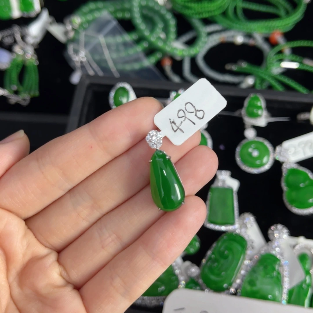 小***市翡翠银S925镶嵌戒指福瓜吊坠