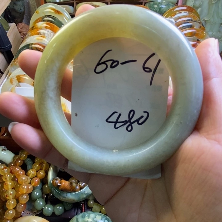 蛇纹石玉未镶嵌手镯