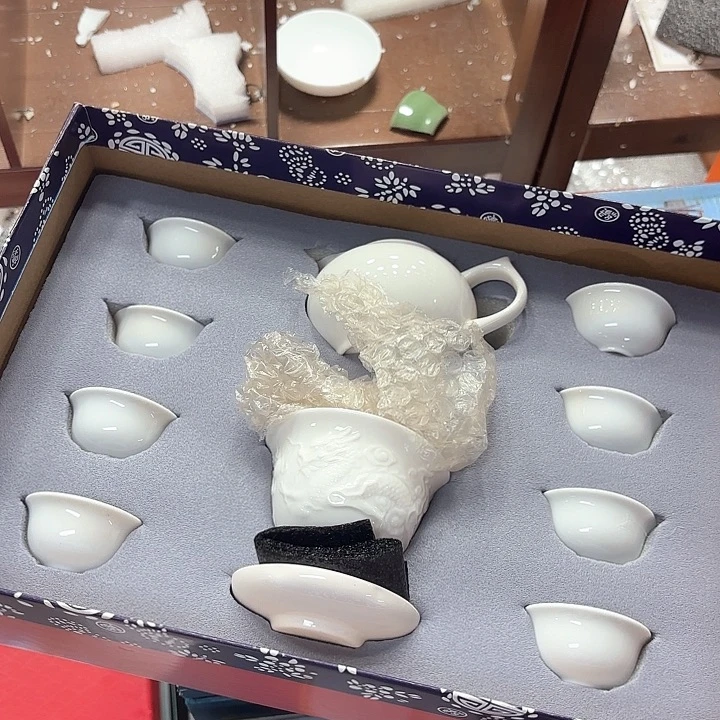 孤品茶具套装等。