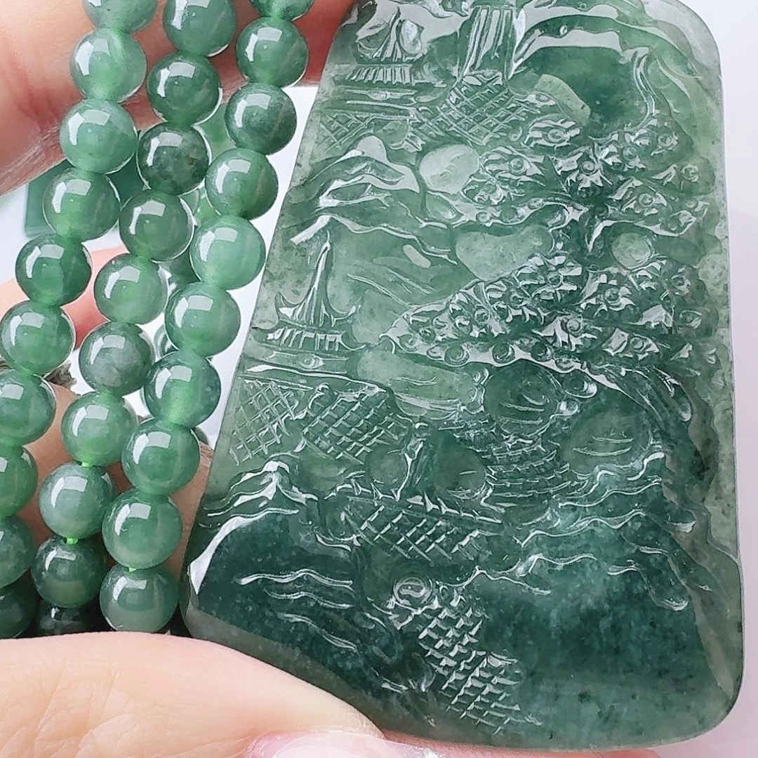 翡翠未镶嵌颈饰多样性发其一