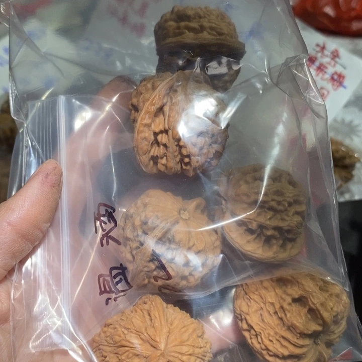 文玩核桃吊坠温**?汗南
